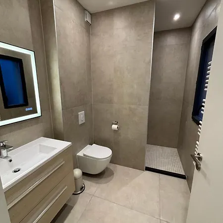 Apartment M *